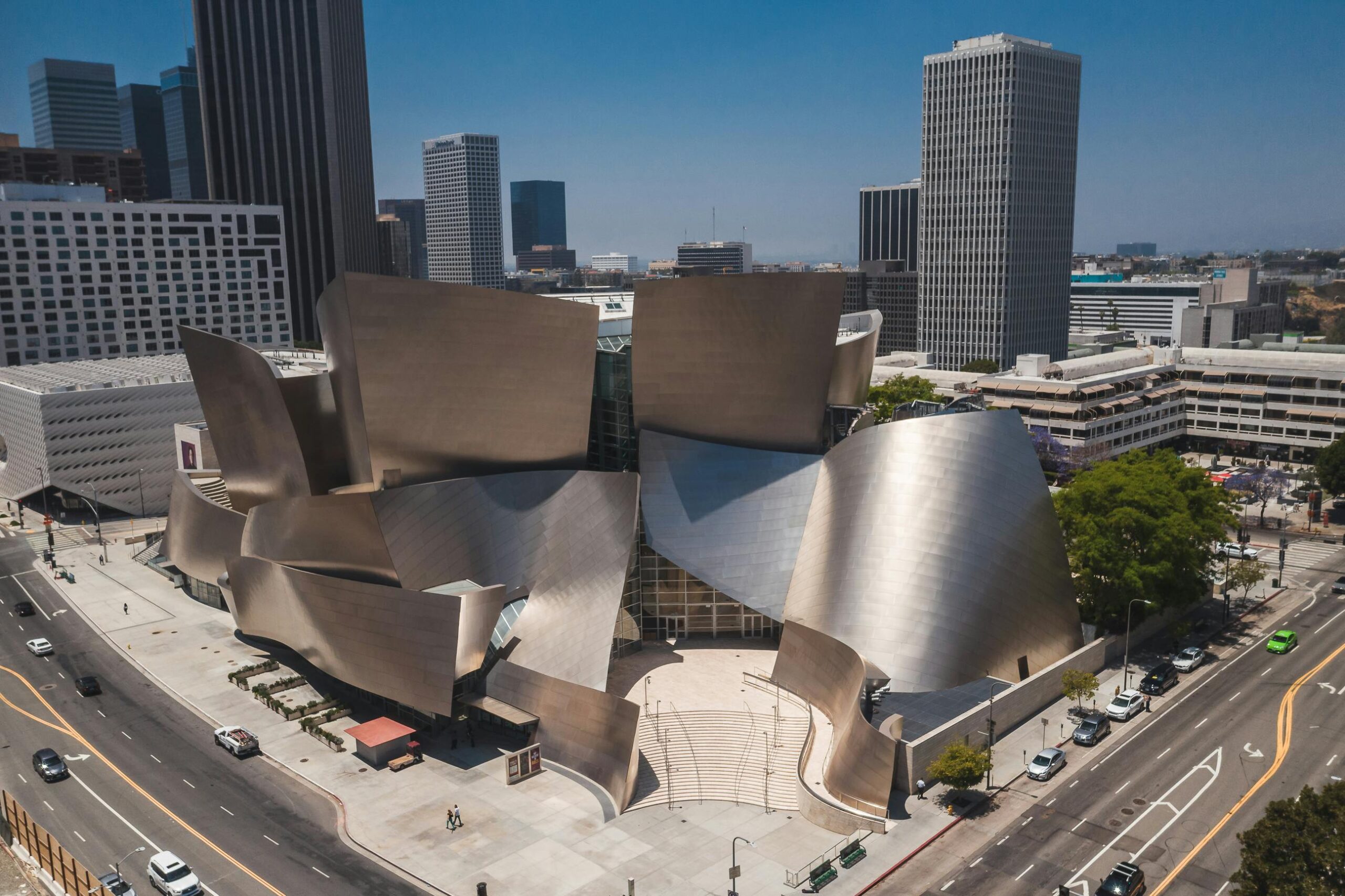 Frank Gehry: Biography, Works, Awards 38 Walt disney concert hall, los angeles, united states - © rdne stock project