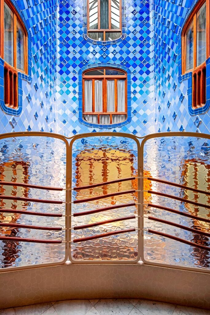 Antoni Gaudí: Biography, Works, Awards 225 Antoni gaudi: casa batlló blue patio © david cardelus