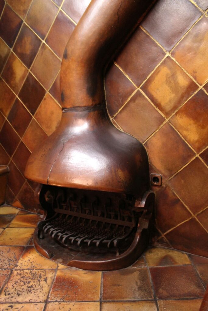 Antoni Gaudí: Biography, Works, Awards 227 Antoni gaudi: casa batlló fireplace © francois lagunas