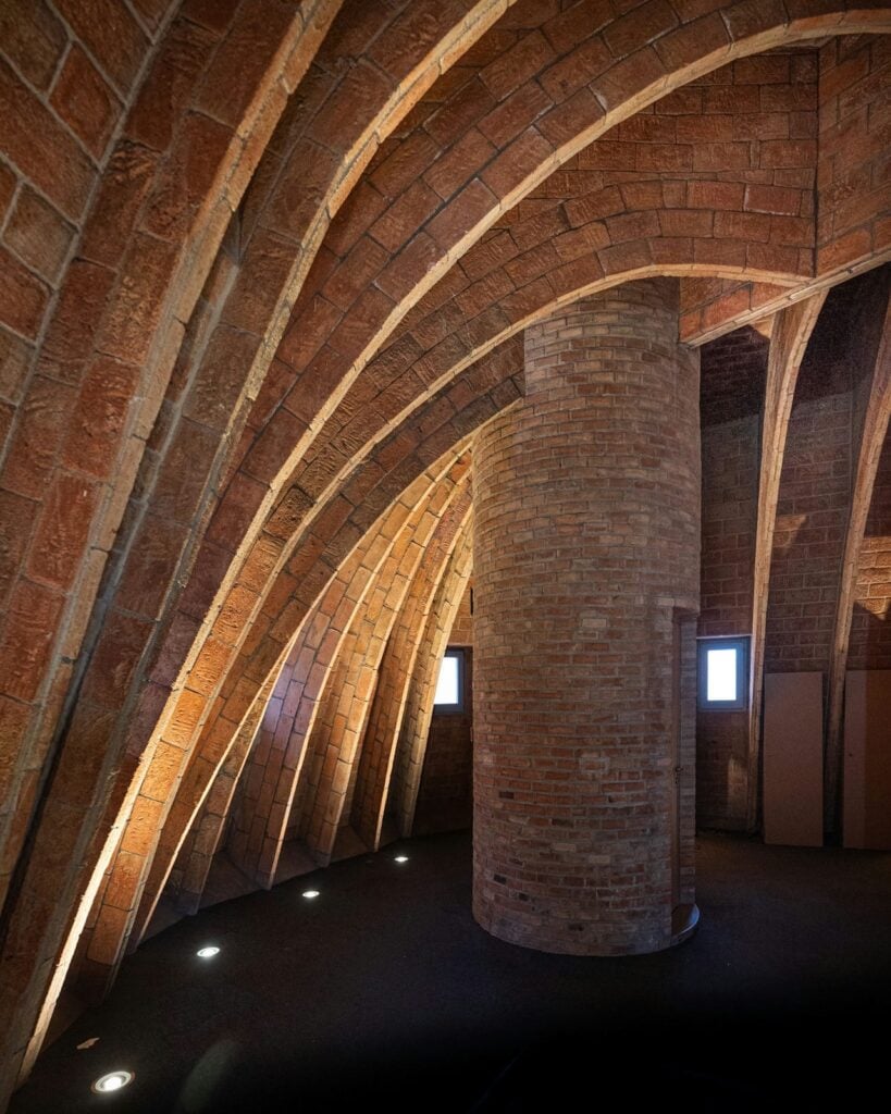 Antoni gaudi: casa mila attic © dominik gehl