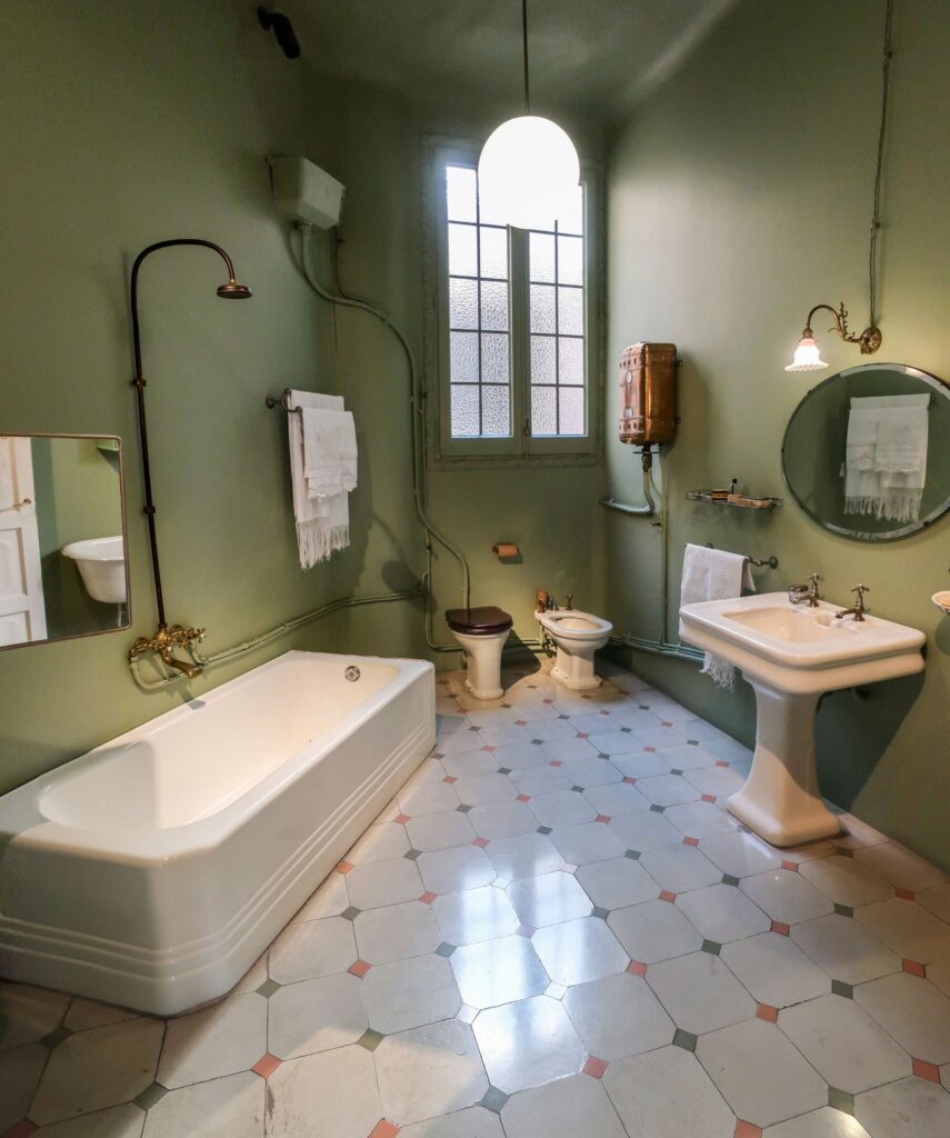 Antoni Gaudí: Biography, Works, Awards 162 Antoni gaudi: casa mila bathroom © maria de la paz