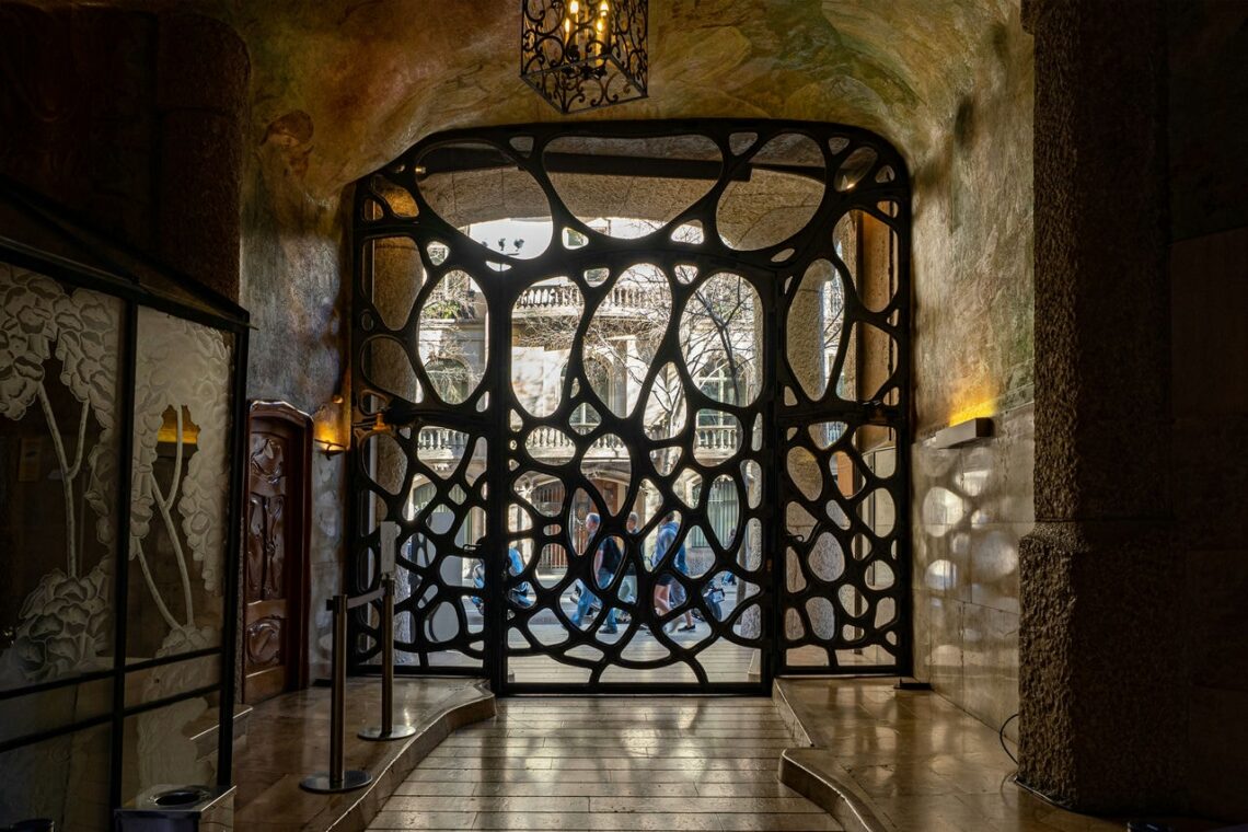 Antoni gaudi: casa mila wrought iron gate © manuel torres garcia