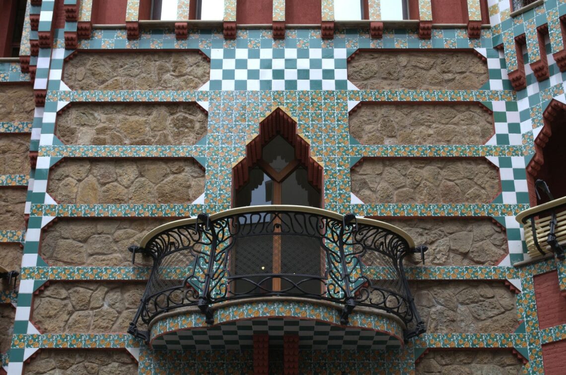 Antoni Gaudí: Biography, Works, Awards 191 Antoni gaudi: casa vicens balcony © les pedres de barcelona