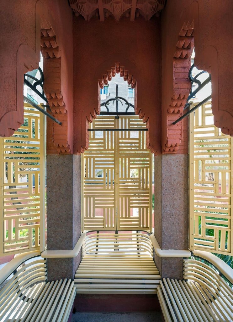Antoni Gaudí: Biography, Works, Awards 195 Antoni gaudi: casa vicens balcony window © pol viladoms