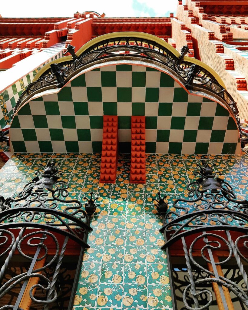 Antoni Gaudí: Biography, Works, Awards 190 Antoni gaudi: casa vicens below balcony view © mila fonteyn