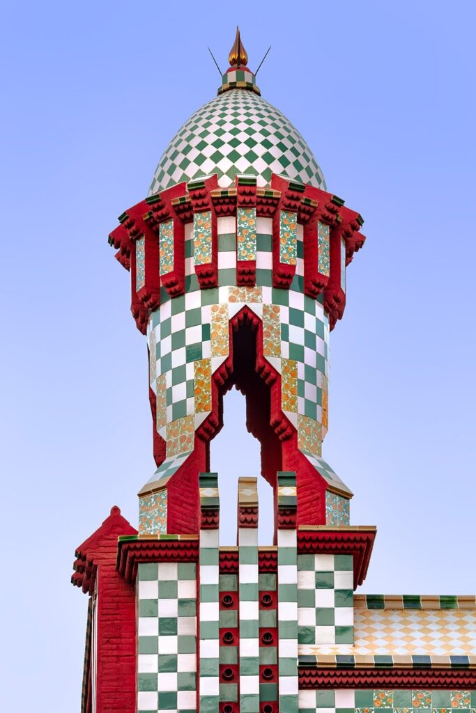 Antoni Gaudí: Biography, Works, Awards 187 Antoni gaudi: casa vicens cupola © david cardelús