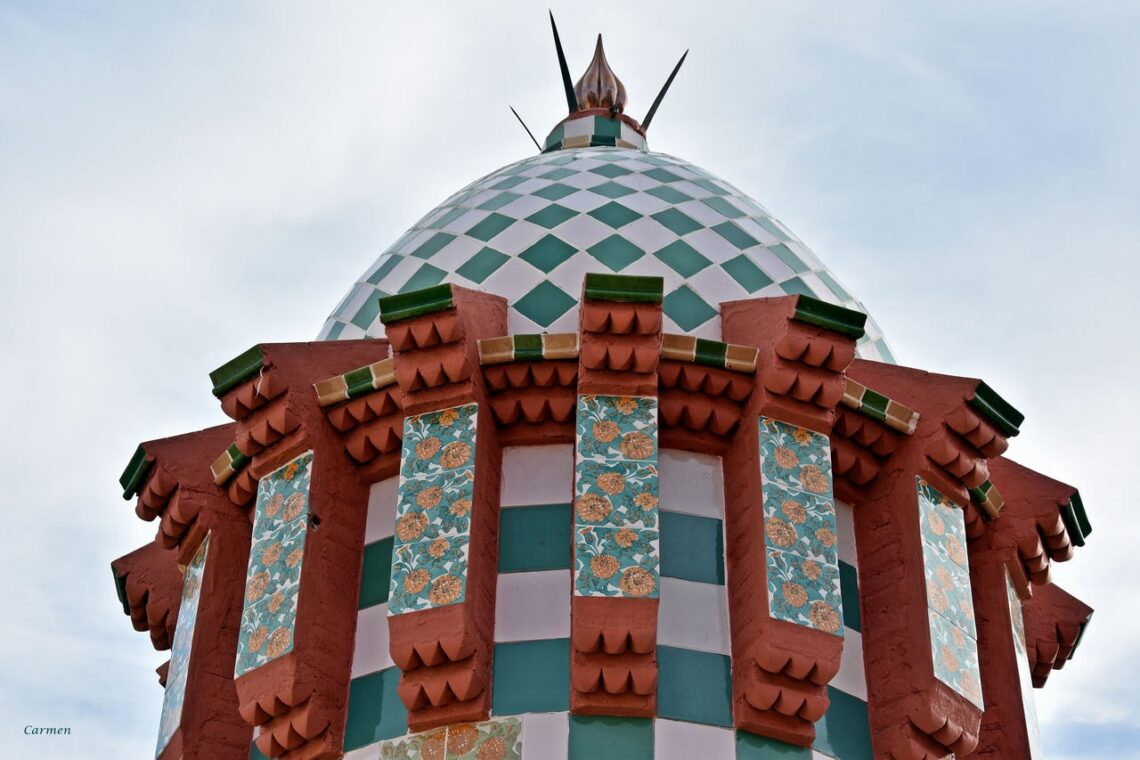 Antoni Gaudí: Biography, Works, Awards 188 Antoni gaudi: casa vicens cupola tip © carmecl