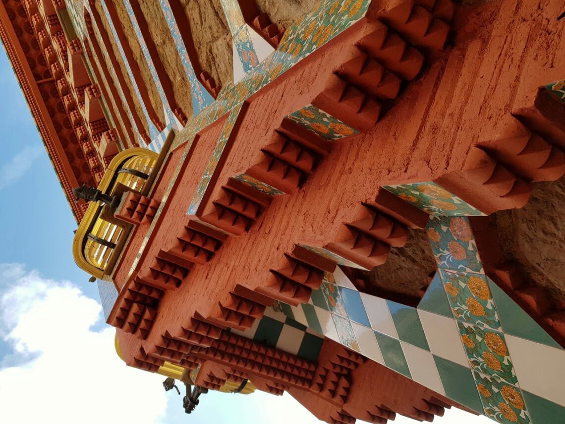 Antoni Gaudí: Biography, Works, Awards 212 Antoni gaudi: casa vicens red brick stones material exterior closeup © mila fonteyn