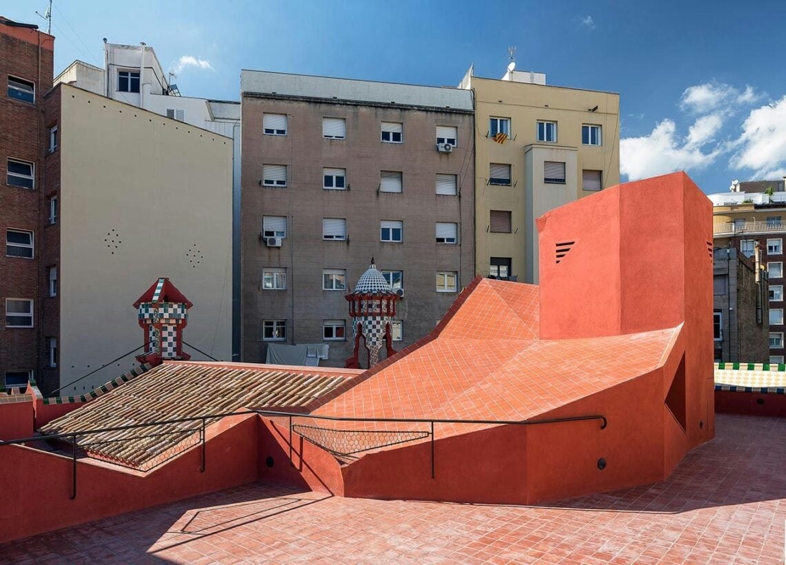 Antoni Gaudí: Biography, Works, Awards 196 Antoni gaudi: casa vicens rooftop © pol viladoms