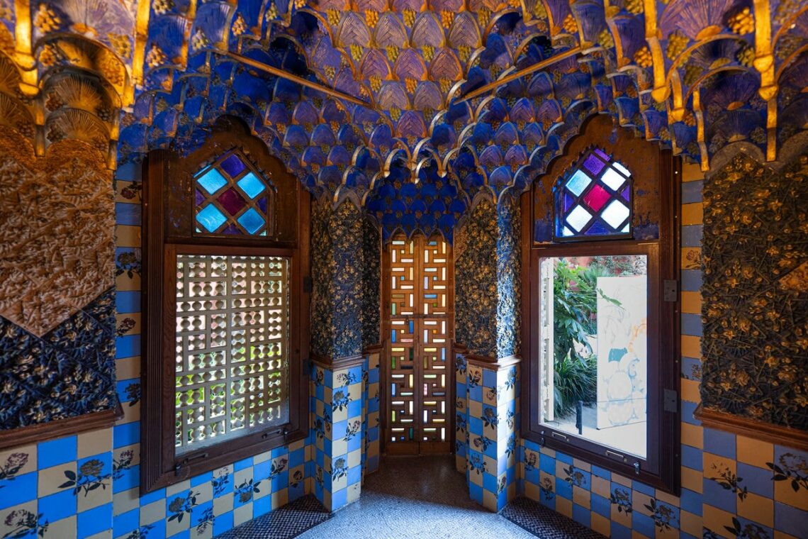 Antoni Gaudí: Biography, Works, Awards 199 Antoni gaudi: casa vicens smoking room © dominik gehl