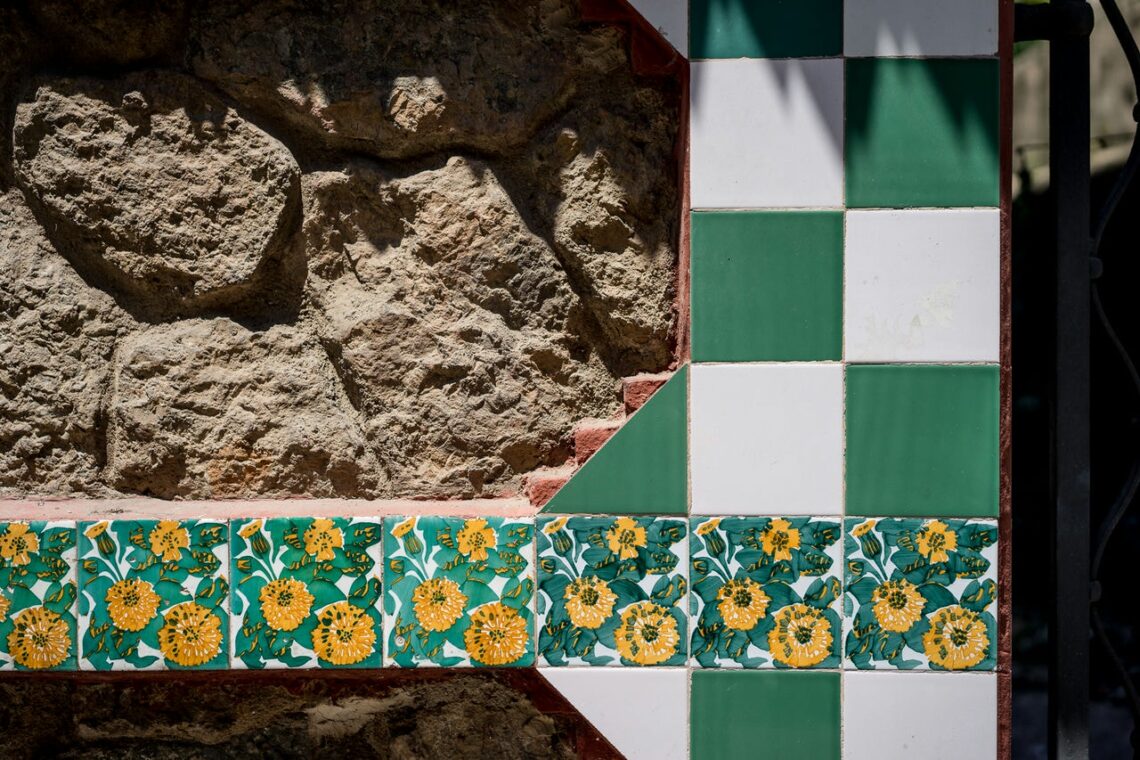 Antoni gaudi: casa vicens tiles with french marigold © paul hudson