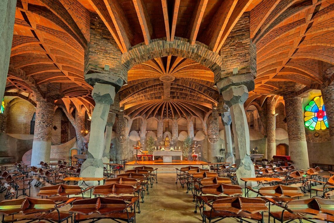 Antoni Gaudí: Biography, Works, Awards 236 Antoni gaudi: colònia güell altar © david cardelus