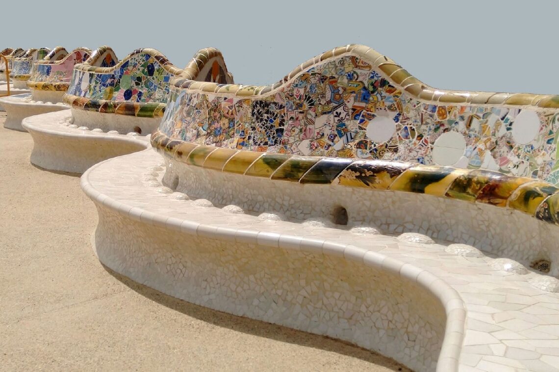 Antoni Gaudí: Biography, Works, Awards 178 Antoni gaudi: park güell bench © ptorrodellas