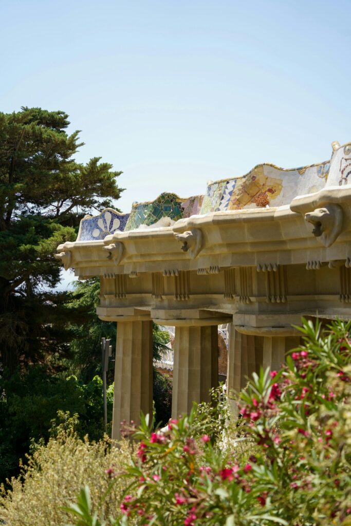 Antoni gaudi: park güell colonnade and mosaics © mateusz walendzik
