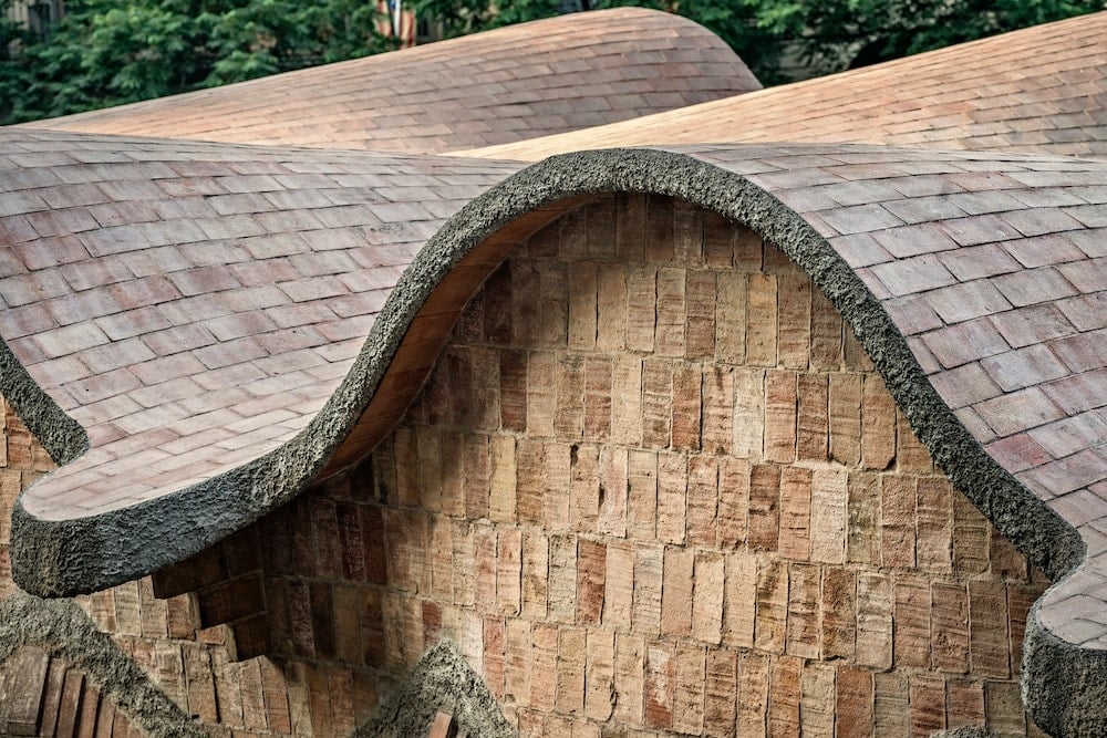 Antoni Gaudí: Biography, Works, Awards 240 Antoni gaudi: sagrada família schools exterior closeup © fundació junta constructora del temple expiatori de la sagrada família