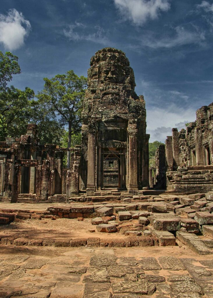 Architectural landmark: angkor wat entrance bayon temple © aritra roy