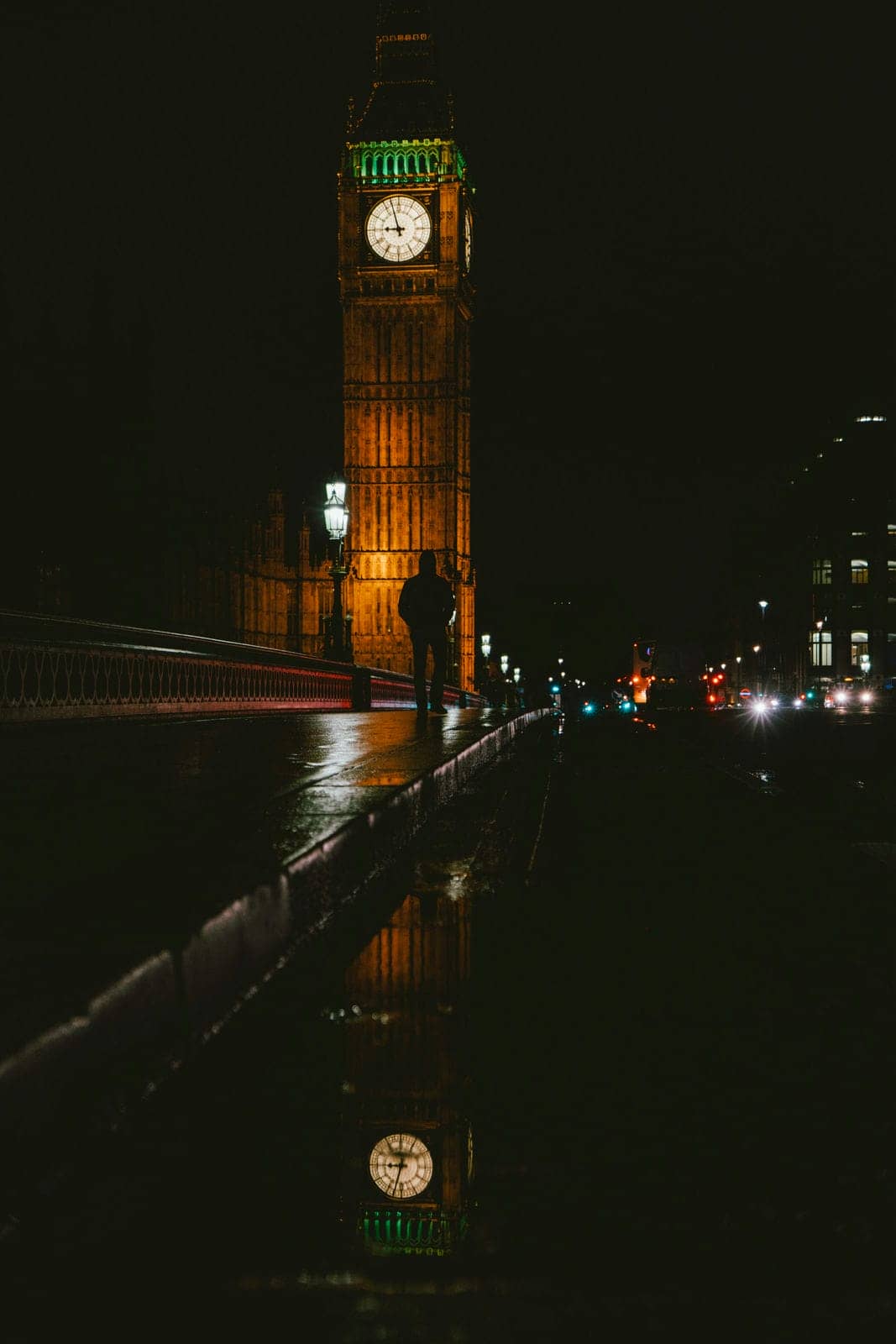 Architectural landmark: big ben at night © kafai liu