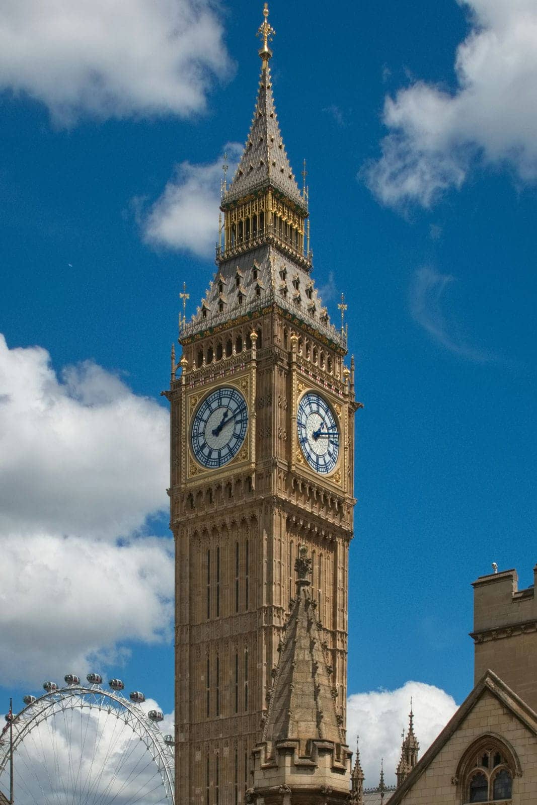 Architectural landmark: big ben sideview © dave bezaire