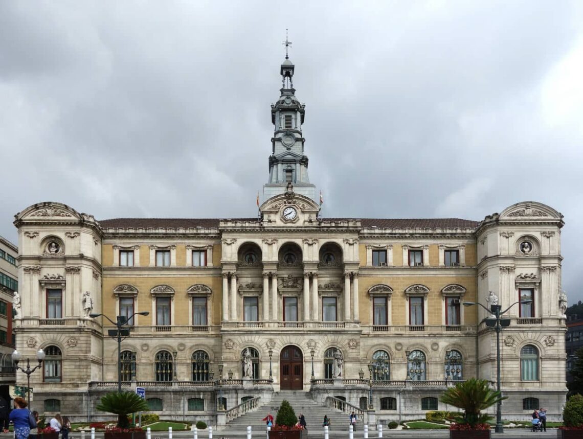 Architectural landmark: bilbao, city hall © spike