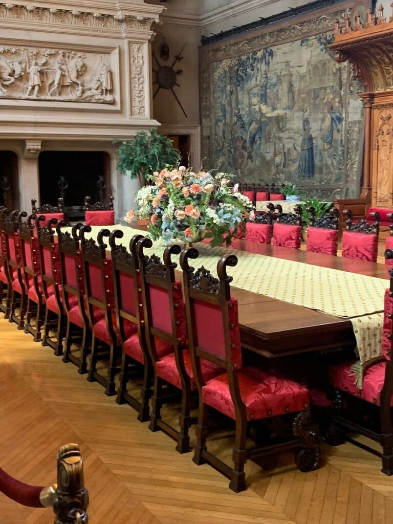 20 Famous Architectural Landmarks In The United States For Architects 168 Architectural landmark: biltmore estate dining table ยฉ shadowlawnvb