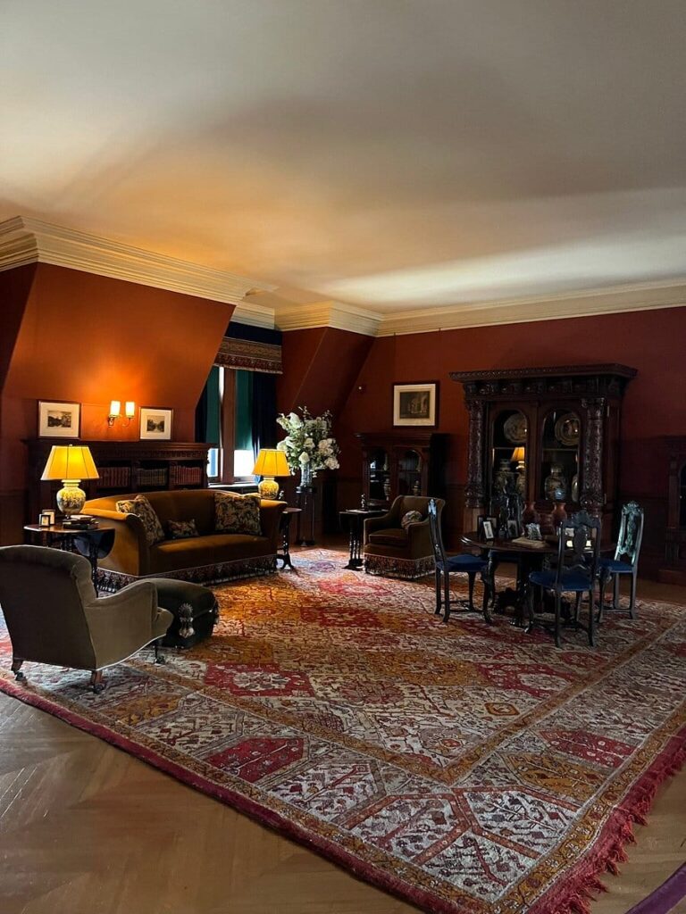 Architectural landmark: biltmore estate living room © lovebirds