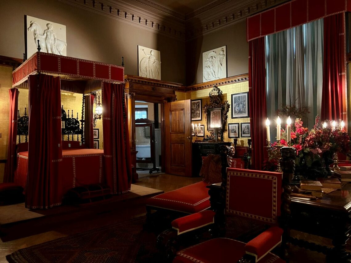 20 Famous Architectural Landmarks In The United States For Architects 167 Architectural landmark: biltmore estate mr. Vanderbilt's bedroom ยฉ stephanie klepacki