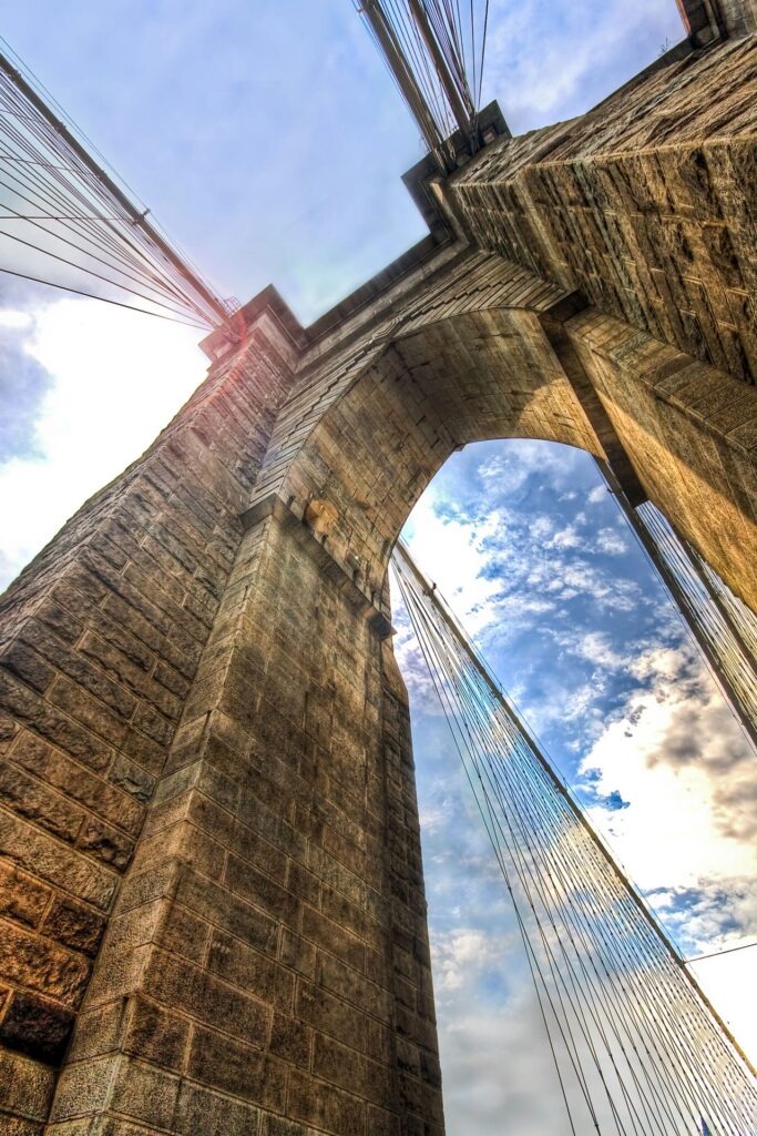 Architectural landmark: brooklyn bridge arches © benson kua