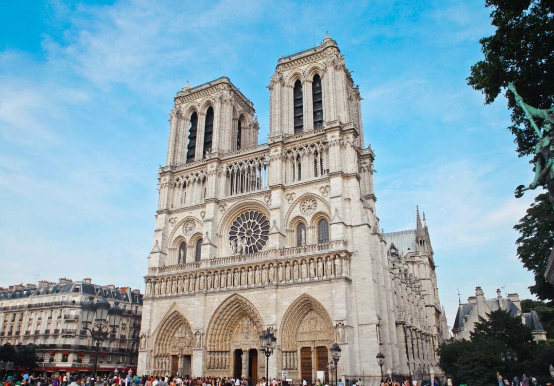 Architectural landmark: cathédrale notre-dame de paris façade © adrienn