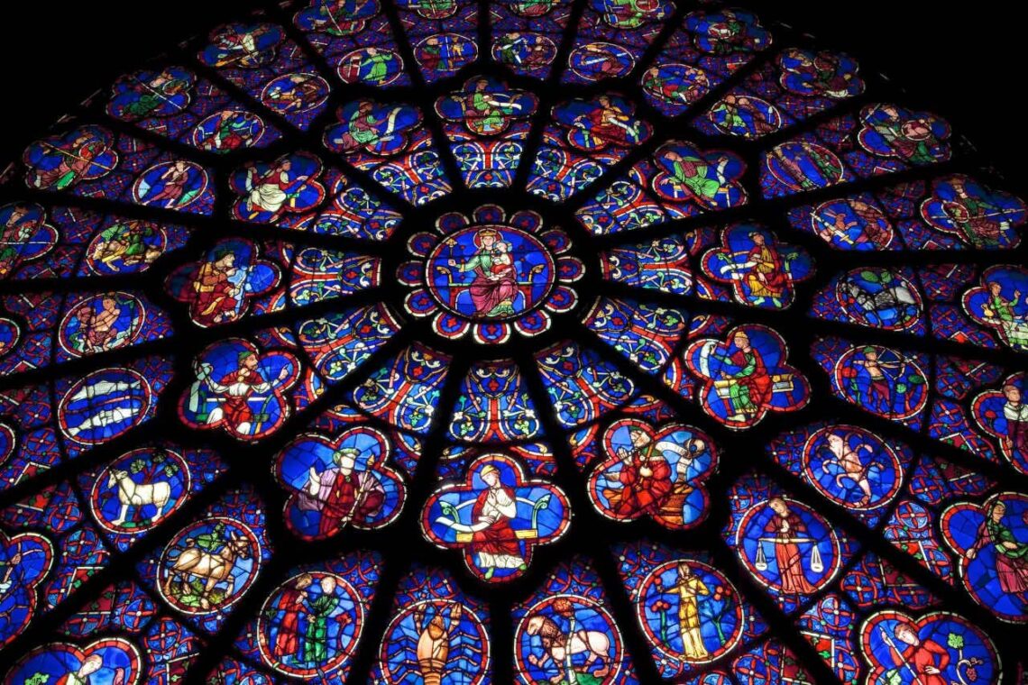 Architectural landmark: cathédrale notre-dame de paris rose window © friends of notre-dame de paris