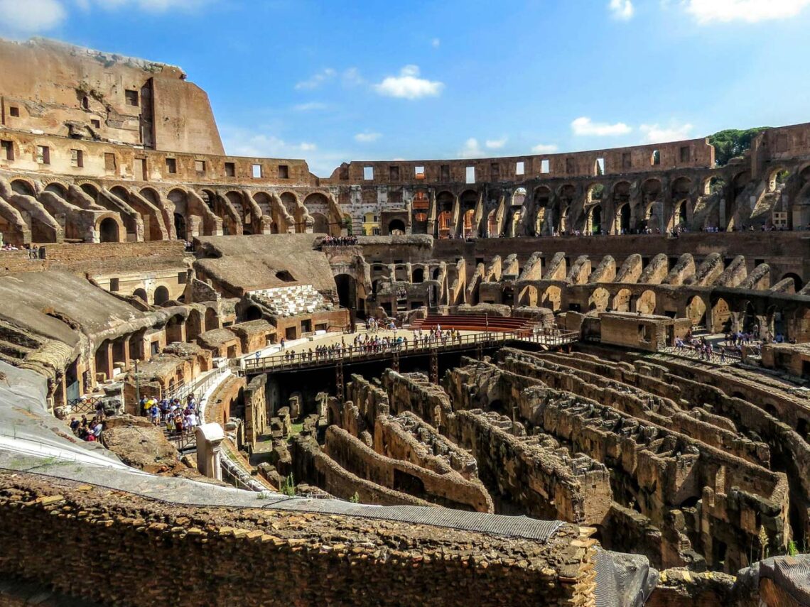 Architectural landmark: colosseum inside © camila carneiro