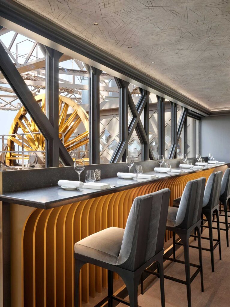 Architectural landmark: eiffel tower le jules verne restaurant © stephan julliard
