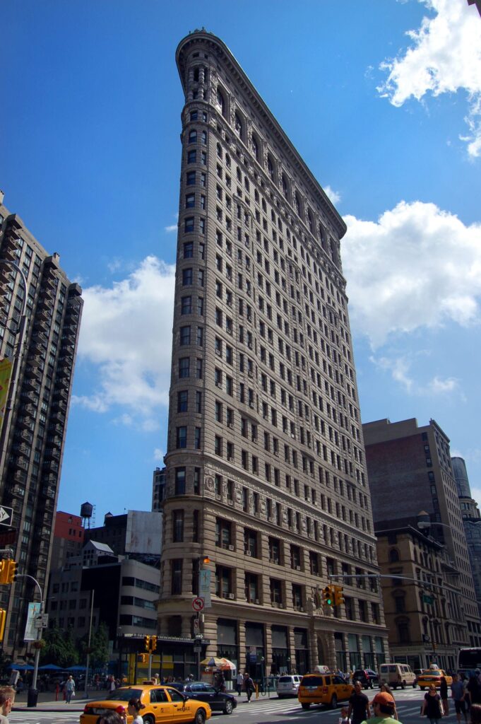 Architectural landmark: flatiron building sideview © rob young