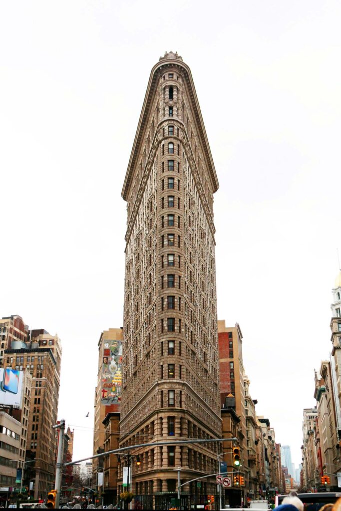 Architectural landmark: flatiron building structure © josh connor