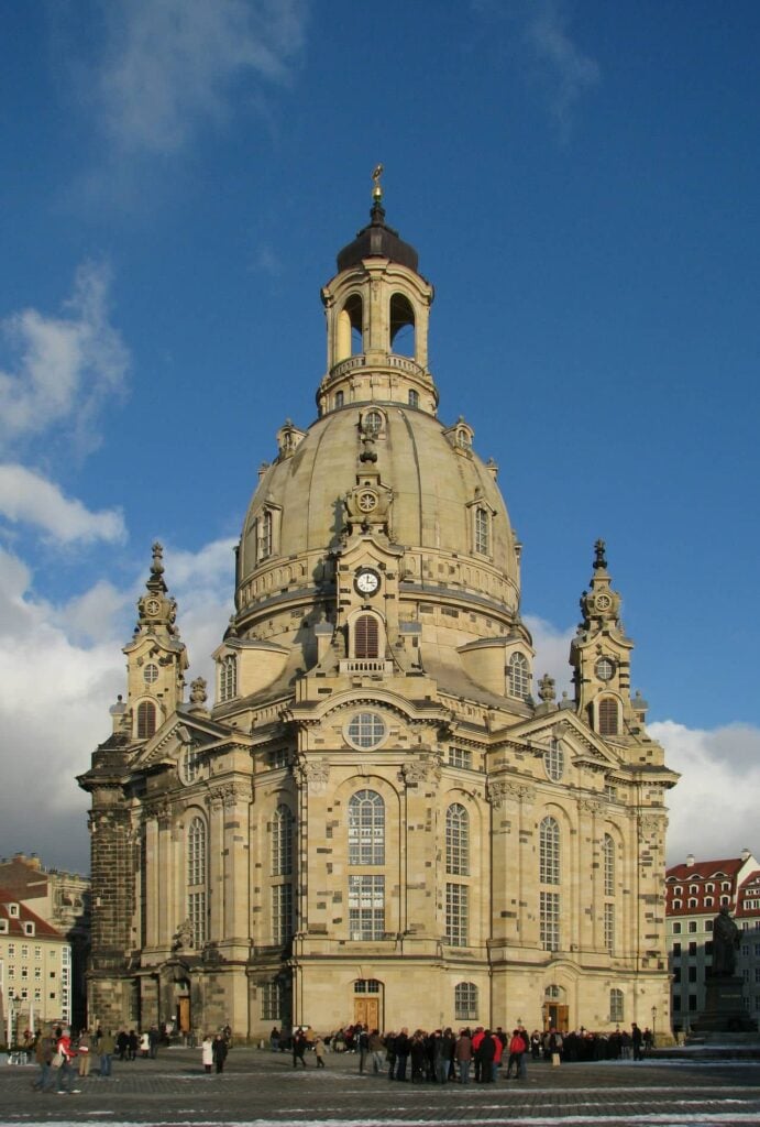 Architectural landmark: frauenkirche dresden, façade © netopyr