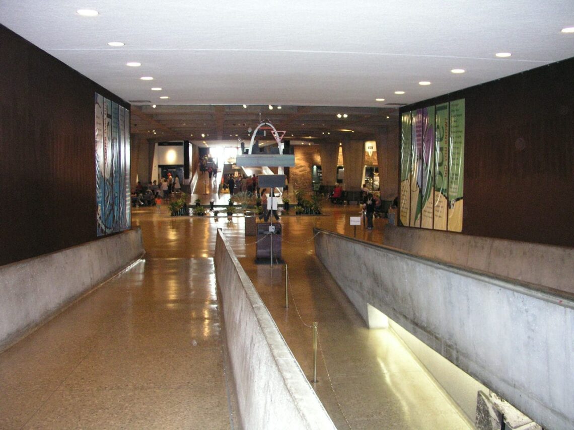 20 Famous Architectural Landmarks In The United States For Architects 243 Architectural landmark: gateway arch visitors center ยฉ matthew hoelscher