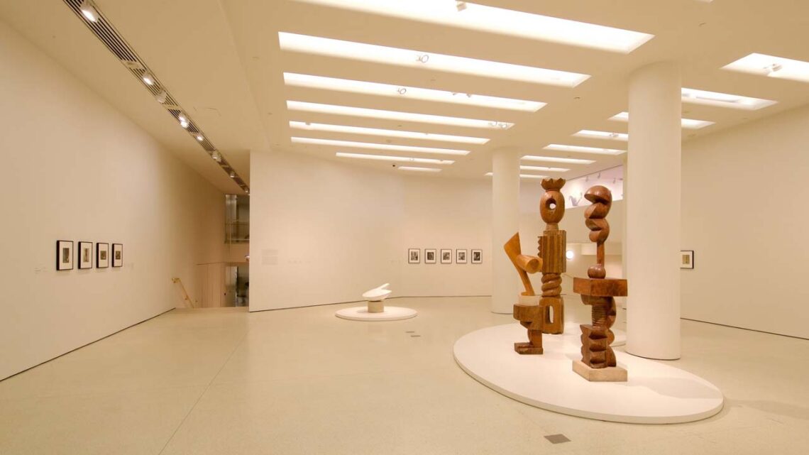 Architectural landmark: guggenheim museum art and interior views © the solomon r. Guggenheim foundation