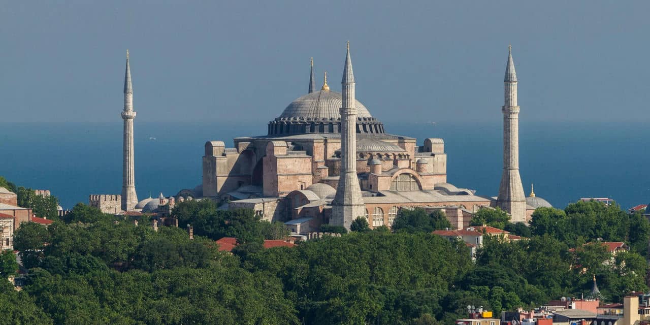 Architectural landmark: hagia sophia ocean background © benh lieu song