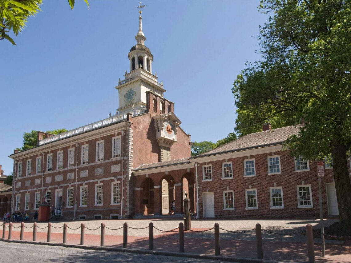 Architectural landmark: independence hall side view © nps photo