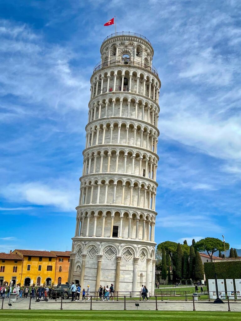 Architectural landmark: leaning tower of pisa structure © nico siegl