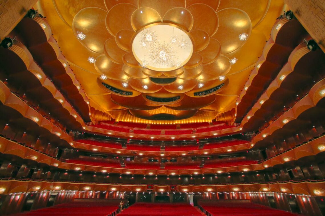 20 Famous Architectural Landmarks In The United States For Architects 186 Architectural landmark: lincoln center metropolitan opera auditorium ยฉ professor cornbread