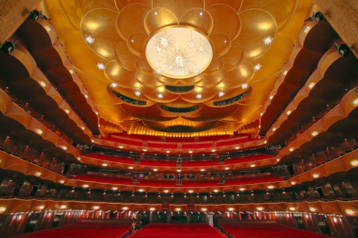 Architectural landmark: lincoln center metropolitan opera house © professorcornbread