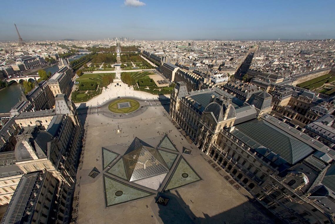 Architectural landmark: louvre pyramid, aerial view © musée du louvre / phodia