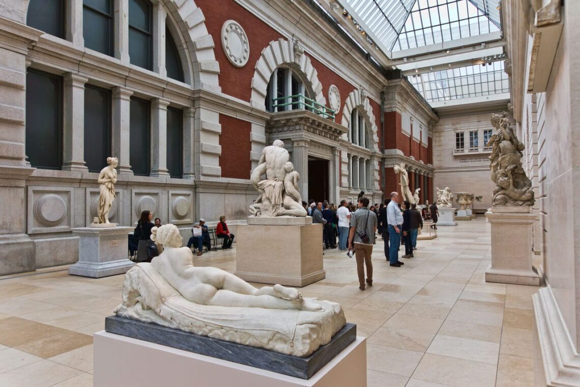 20 Famous Architectural Landmarks In The United States For Architects 267 Architectural landmark: metropolitan museum of art european culture hall ยฉ jean-christophe benoist