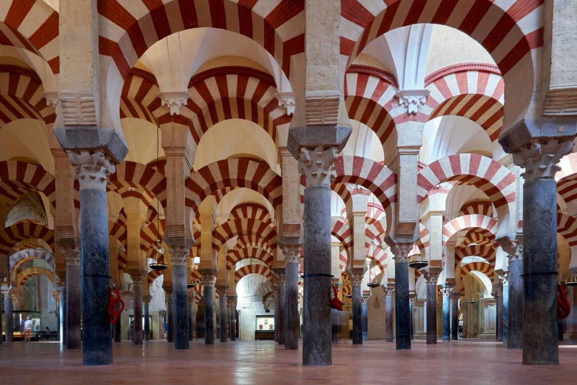 Architectural landmark: mosque-cathedral of córdoba, hypostyle hall © jose gallardo