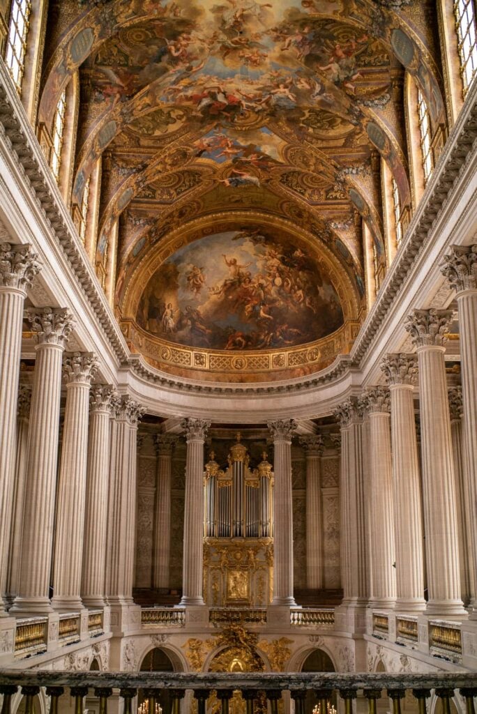 Architectural landmark: palace of versailles royal chapel © k2 production