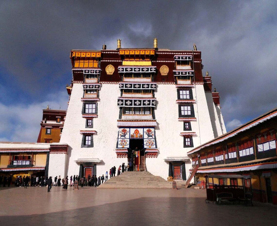 Architectural landmark: potala palace white palace © ron gatepain