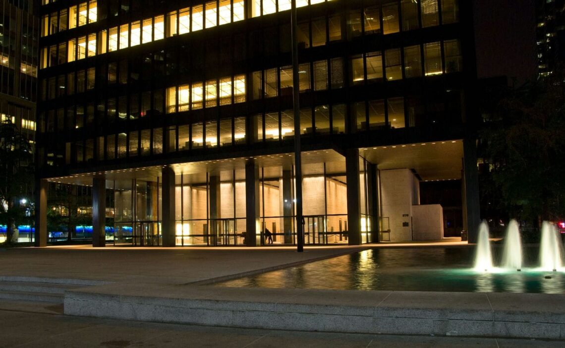 20 Famous Architectural Landmarks In The United States For Architects 233 Architectural landmark: seagram building lobby nightview ยฉ dandeluca