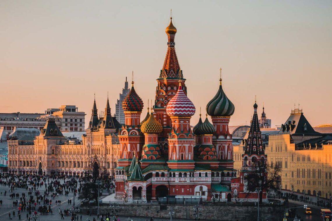 Architectural landmark: st. Basil’s cathedral, on red square © dmitry trepol'skiy