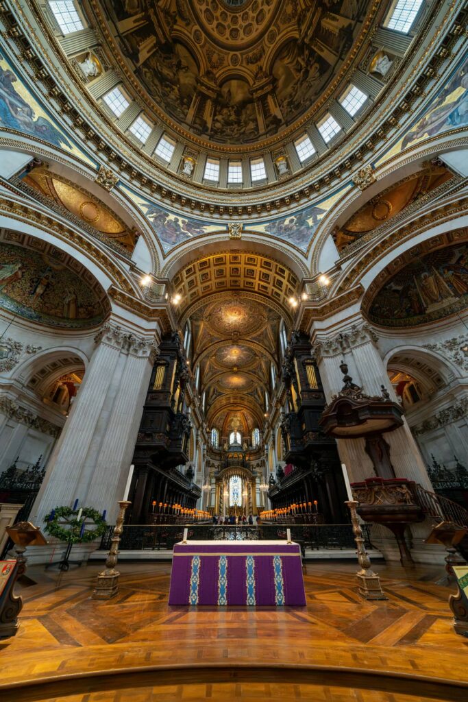 17 Famous Architectural Landmarks In Europe For Architects 158 Architectural landmark: st. Paulโs cathedral altar ยฉ tomasz zielonka
