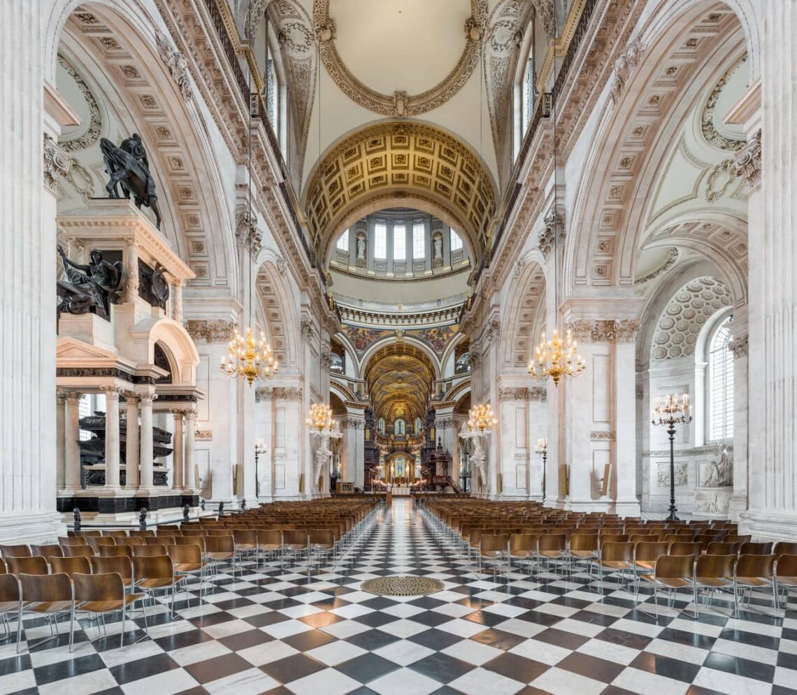 Architectural landmark: st. Paul’s cathedral interior © diliff